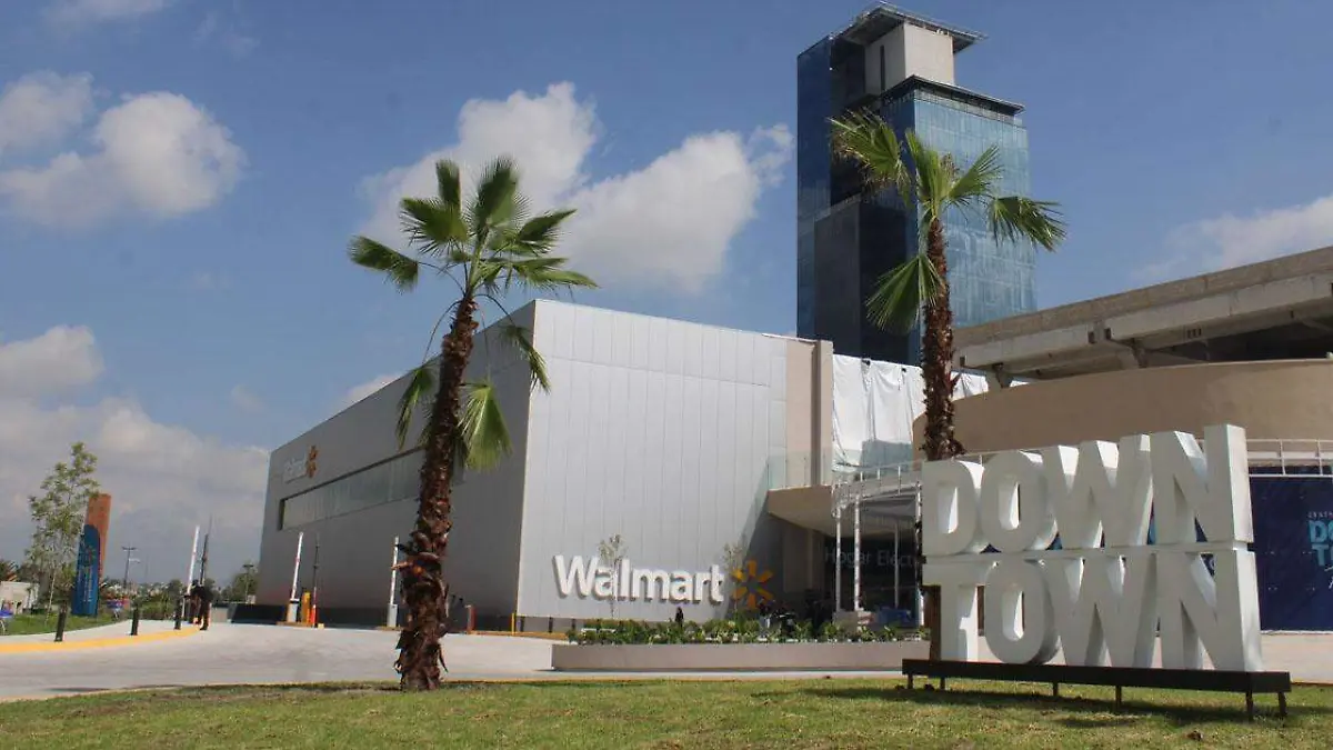 Inauguran Walmart en Grand Lomas Puebla